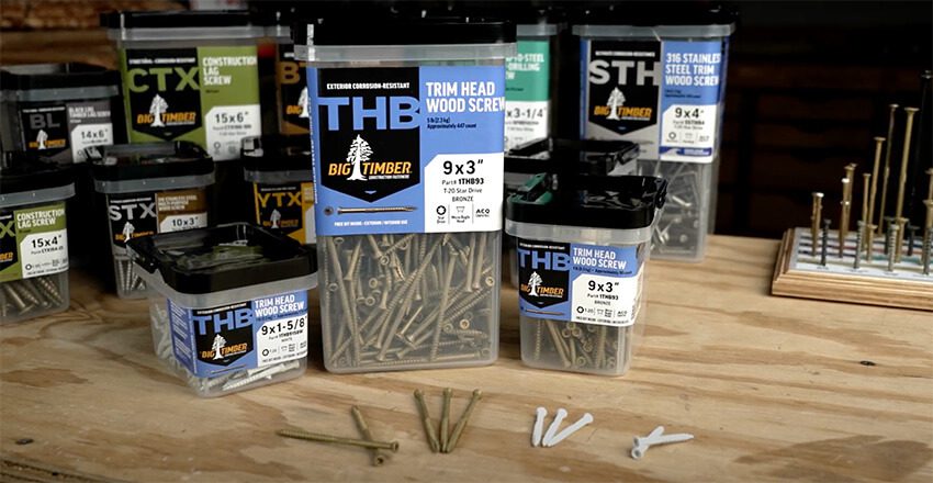 Miscellaneous containers with screws